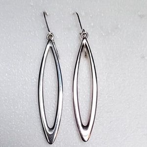 EARRINGS / SILVER LEVER BACK